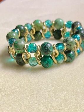 Green African Turquoise Beaded Stretch Bracelet with Gold Accents